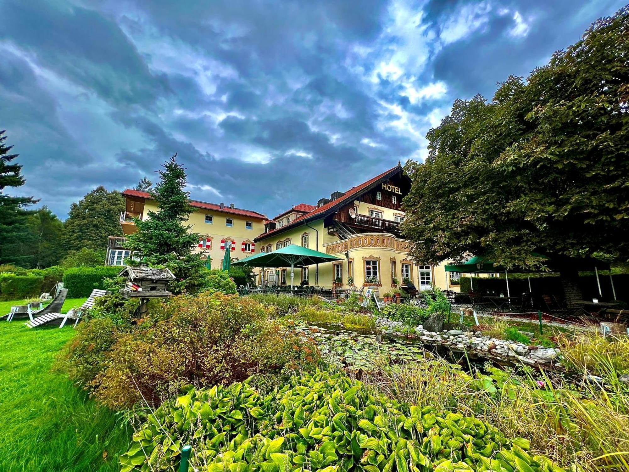 Hotel Restaurant Gruenwalderhof Patsch Kültér fotó