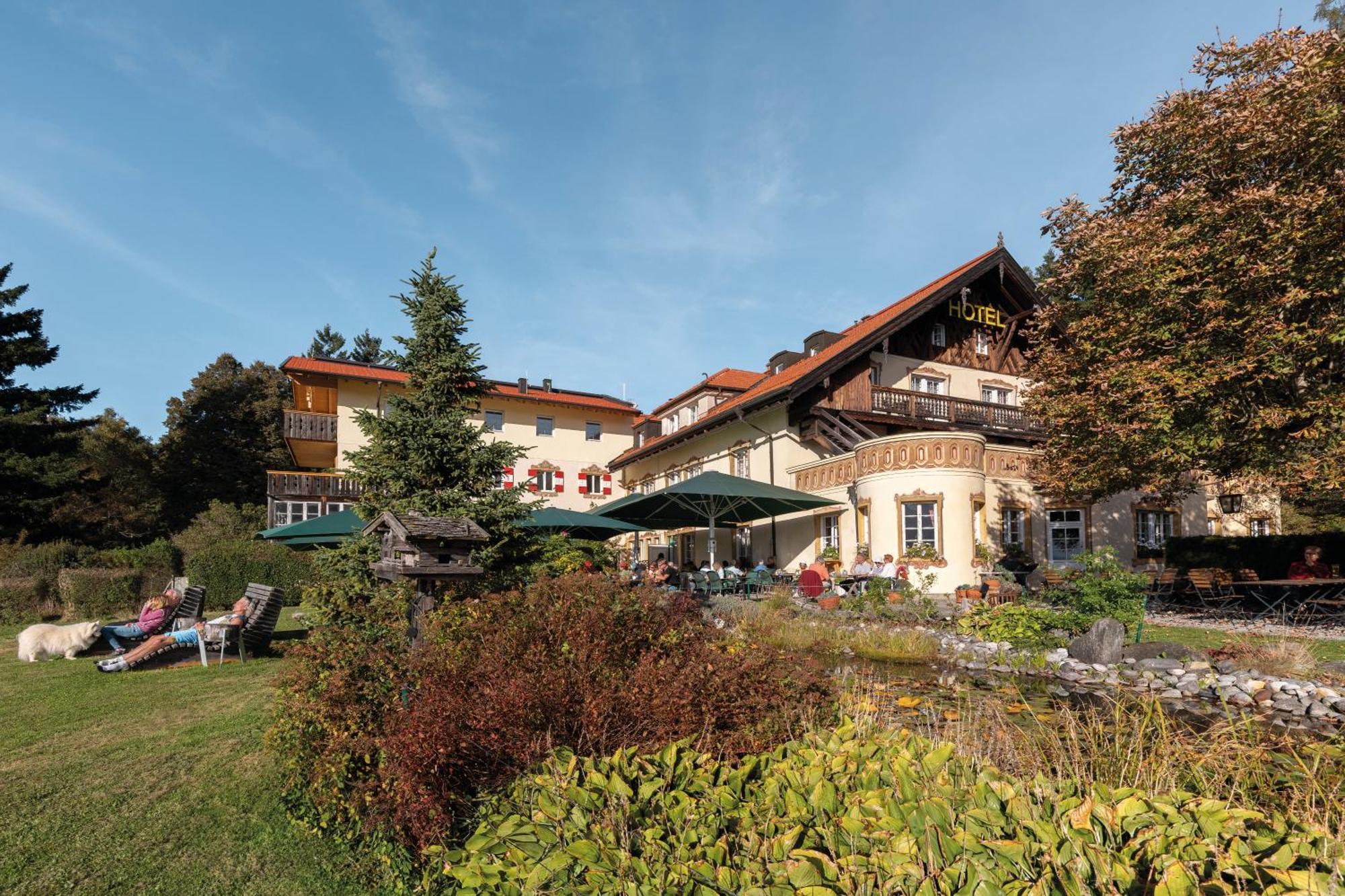 Hotel Restaurant Gruenwalderhof Patsch Kültér fotó
