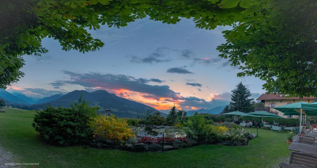 Hotel Restaurant Gruenwalderhof Patsch Kültér fotó
