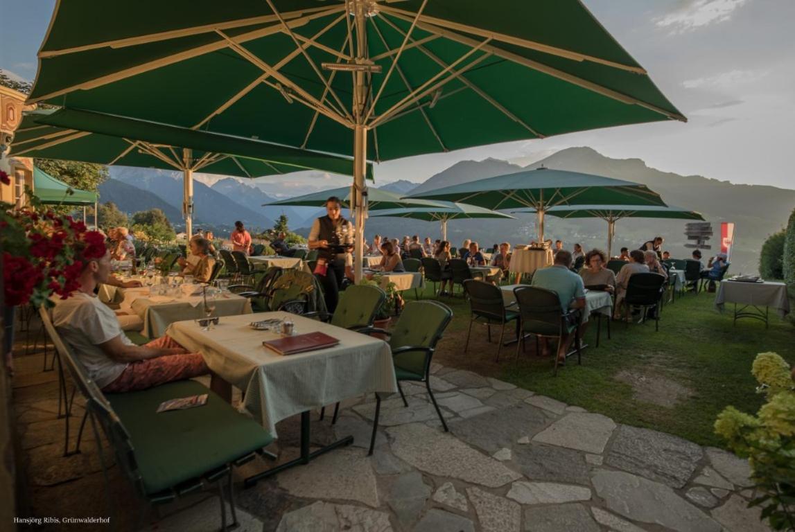 Hotel Restaurant Gruenwalderhof Patsch Kültér fotó